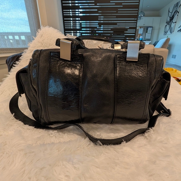 Walter Baker Handbags - Walter Baker Black Leather Messenger Bag. Ultra Soft Leather. Camera Bag Style